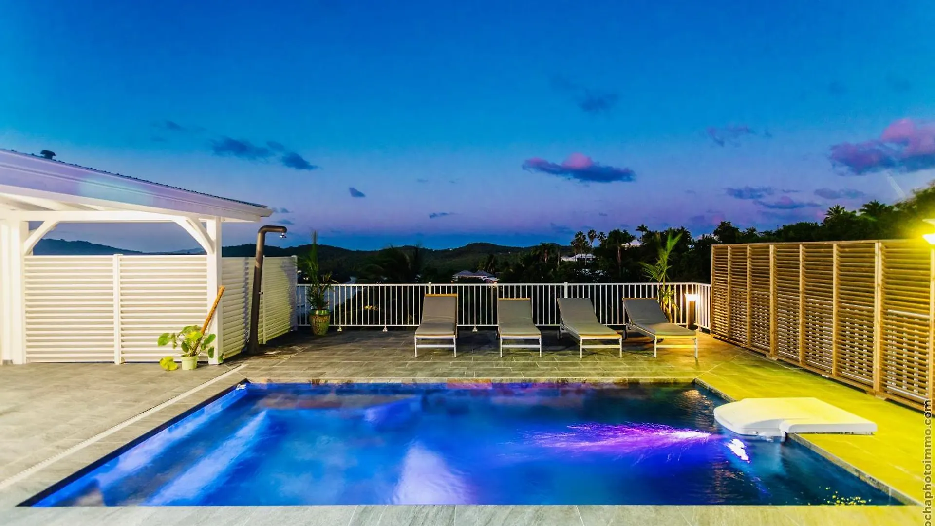 Semesterbostad Villa Tropic Hirondelle - Piscine Vue Mer Le François